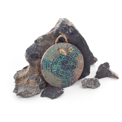 Δίσκος Φαιστού: Το άλυτο μυστήριο, Κρεμαστός μικρός 9εκ από αλάβαστρο, μινωικός πολιτισμός, επιτοίχιο, αρχαία Ελλάδα Πολυεστερικ