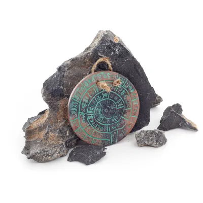 Phaistos Disc: The Unsolved Mystery, Hängande liten 9 cm alabaster, minoisk kultur, väggmonterad, antikens Grekland Polyester 2 