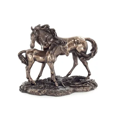 Häst eller Equine, fria hästar i naturen, 15 cm. Helkroppstatyett med brons elektroplätering Veronese Veronese 5 - grifon.se 