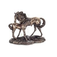 HÃ¤st eller Equine, fria hÃ¤star i naturen, 15 cm. Helkroppstatyett med brons elektroplÃ¤tering Veronese Veronese 5 - grifon.se 