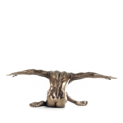 Î†Î½Î´ÏÎ±Ï‚ ÎºÎ±Î¸Î¹ÏƒÎ¼Î­Î½Î¿Ï‚ Î¼Îµ Î±Î½Î¿Î¹Ï‡Ï„Î¬ Ï„Î± Ï‡Î­ÏÎ¹Î± 45Ï‡15ÎµÎº ÎŸÎ»ÏŒÏƒÏ‰Î¼Î¿ Î±Î³Î±Î»Î¼Î±Ï„Î¯Î´Î¹Î¿ Î¼Îµ Î—Î»ÎµÎºÏ„ÏÏŒÎ»Ï…ÏƒÎ· Î¼Ï€ÏÎ¿ÏÏ„Î¶Î¿Ï… Veronese, ÎœÎ¿Î½Ï„Î­ÏÎ½Î¿ Î”Î¹Î±ÎºÎ¿ÏƒÎ¼Î·Ï„Î¹ÎºÏŒ Î’ÎµÏÎ¿Î½